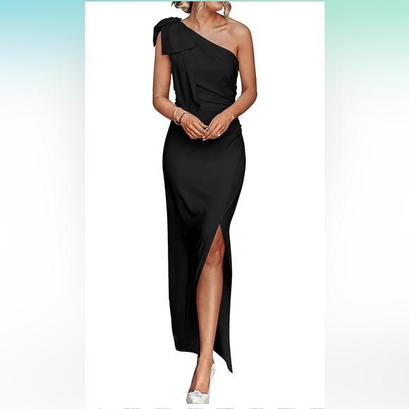 Black evening gown - Picture 1 of 4